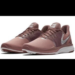 Mauve/Metallic Nike TR8